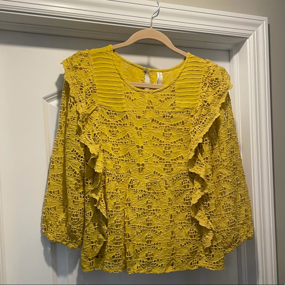 Anthropologie woman’s eyelet mustard shirt size 12 large